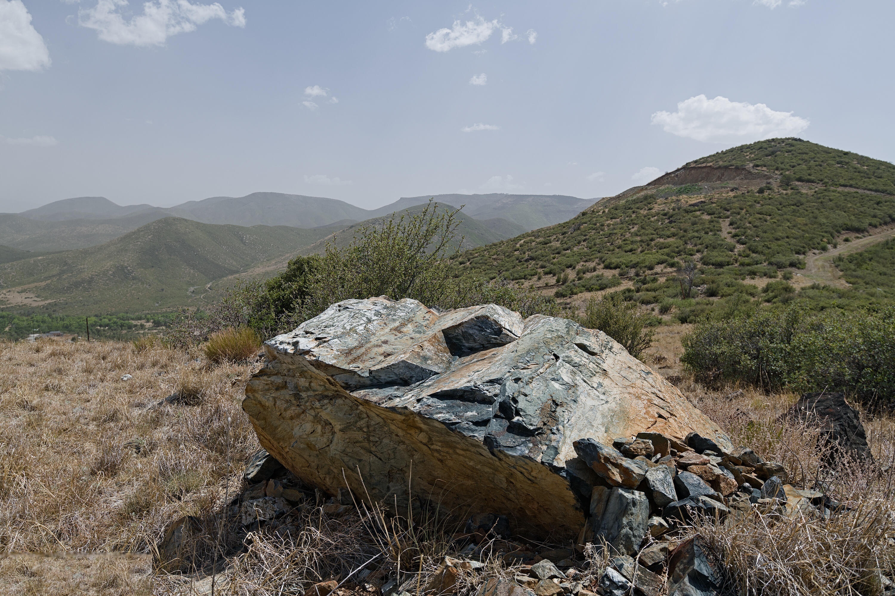 Granite boulder with Bradshaw ridges